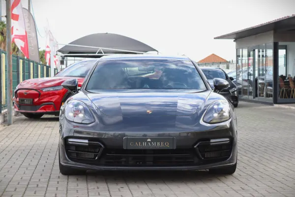 Porsche Panamera Sport Turismo 4 E-Hybrid 2