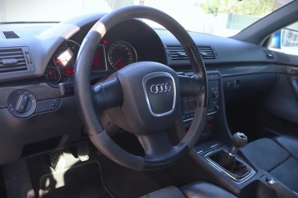 Audi A4 15