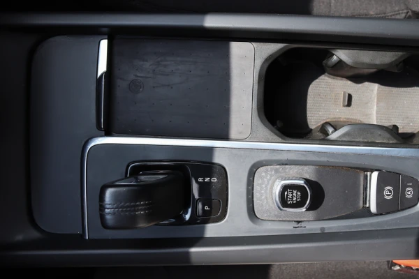 Volvo V60 B4 Momentum 21