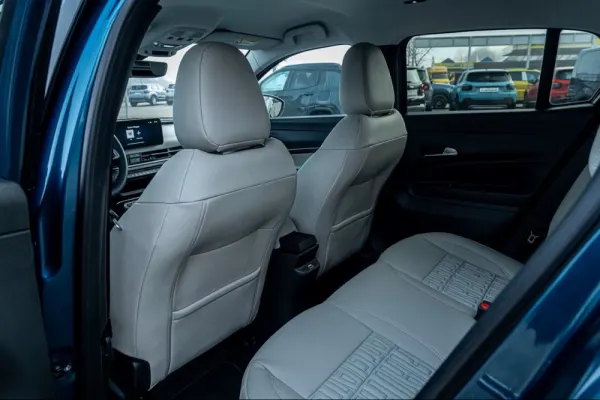 Fiat 600e 54 kWh La Prima 11