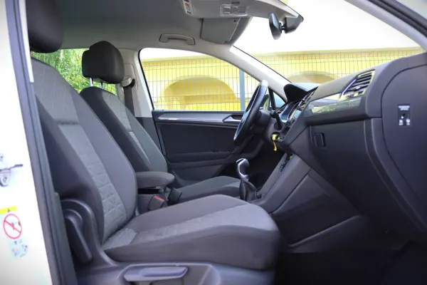 Volkswagen Tiguan 1.5 TSI Confortline 27