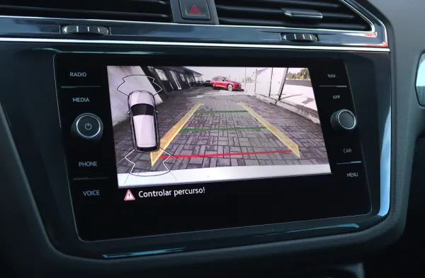 Volkswagen Tiguan 1.5 TSI Confortline 6