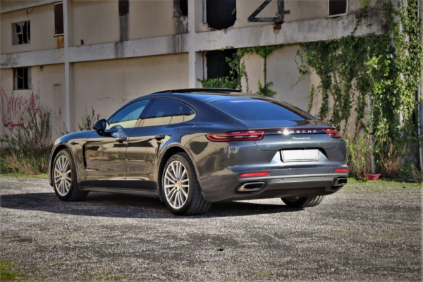 Porsche Panamera 4 E-Hybrid 33