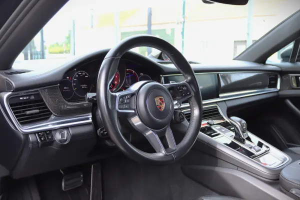 Porsche Panamera Sport Turismo 4 E-Hybrid 22