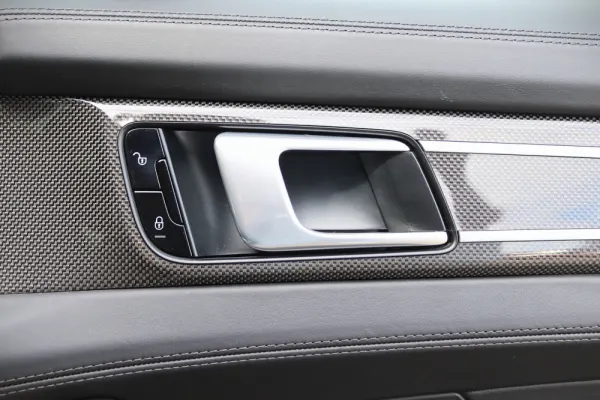 Porsche Panamera Sport Turismo 4 E-Hybrid 43