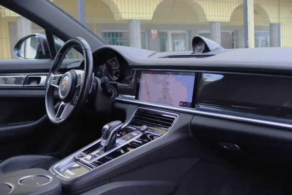 Porsche Panamera Sport Turismo 4 E-Hybrid 40