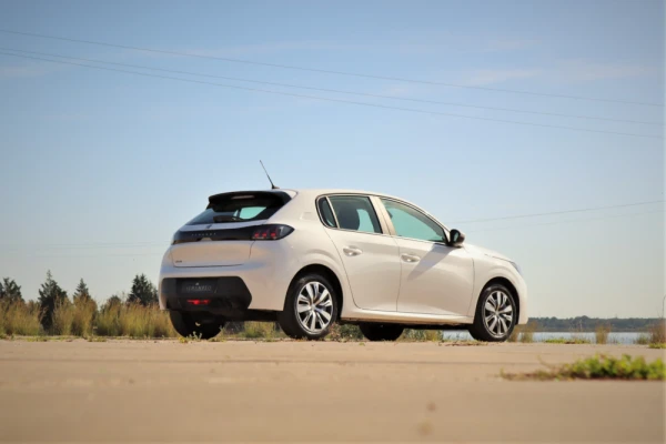 Peugeot 208 1.2 PureTech Active 17