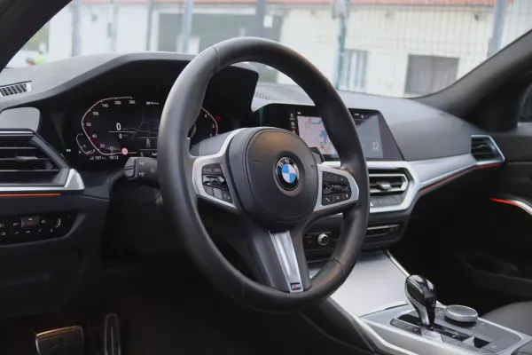 BMW 320 e Touring Pack M Auto 8