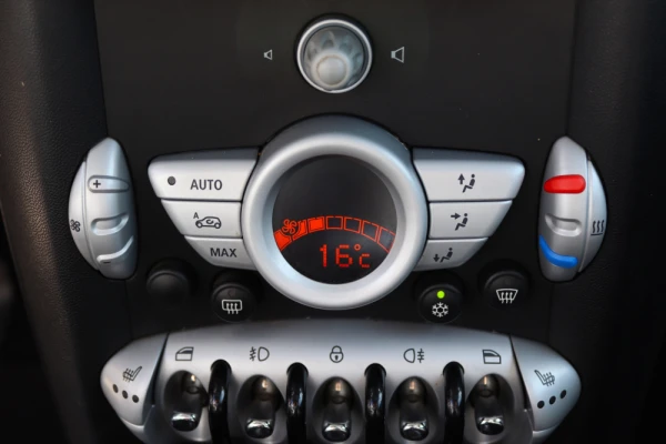 MINI 3 Portas Cooper D 22