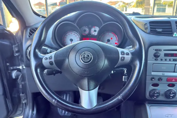 Alfa Romeo GT 1.9 JTD M-JET Blackline 17