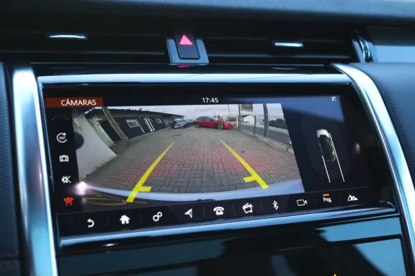 Land Rover Discovery Sport 1.5 I3 P300e AWD Dynamic SE 36