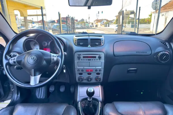 Alfa Romeo GT 1.9 JTD M-JET Blackline 4