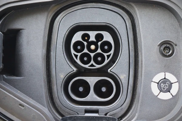 Ford Mustang Mach-E 72.6 kWh Base 19