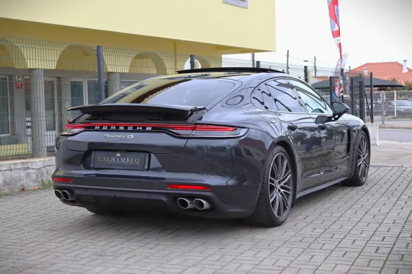 Porsche Panamera 4S E-Hybrid 3