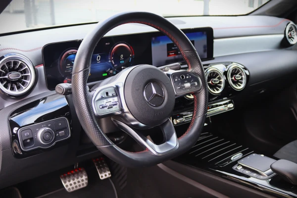 Mercedes-Benz CLA 250 e AMG Line 18