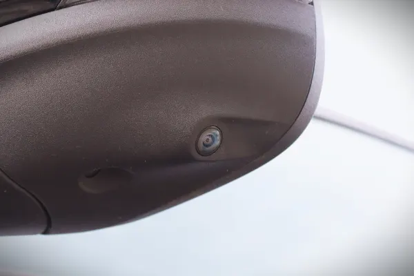 Ford Mustang Mach-E 75.7 kWh Base 15