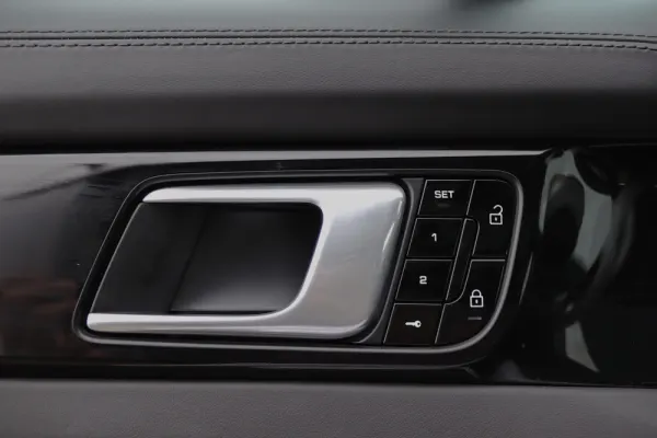 Porsche Panamera 4S E-Hybrid 24