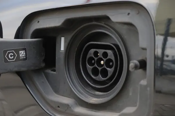 BMW 320 e Touring Pack M Auto 10