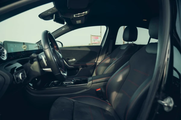 Mercedes-Benz A 250 Limousine e AMG Line 14