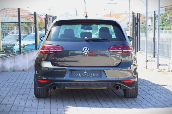 Volkswagen Golf 2.0 TSi GTi 8