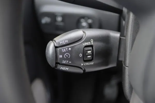 Citroën C3 1.2 PureTech Shine 6