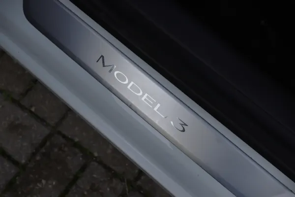 Tesla Model 3 Standard RWD Plus 14