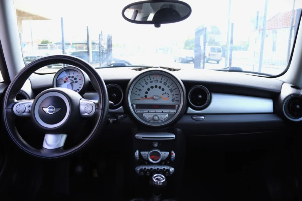 MINI 3 Portas Cooper D 4