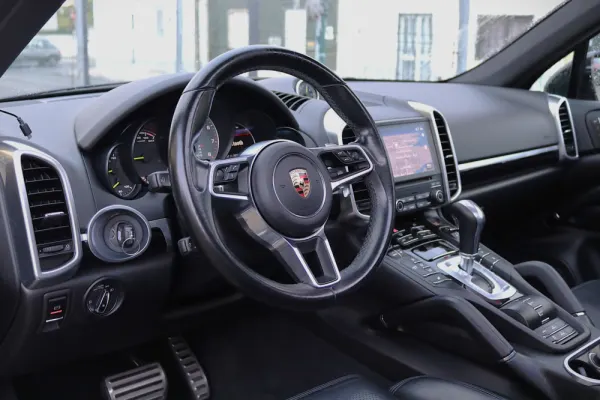 Porsche Cayenne S E-Hybrid 13