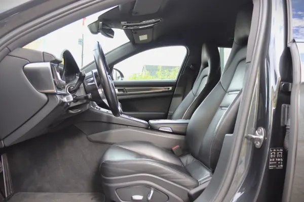 Porsche Panamera Sport Turismo 4 E-Hybrid 23