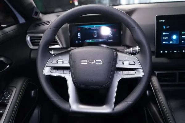 BYD Atto 2 45.1 kWh Boost 9