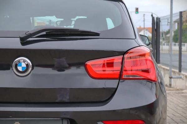 BMW 114 d Line Sport 9