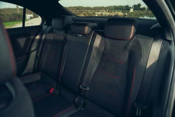 Mercedes-Benz A 250 Limousine e AMG Line 25