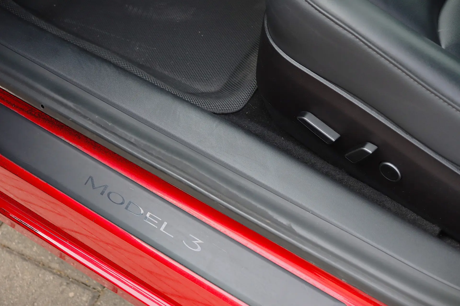Tesla Model 3 Long-Range Dual Motor AWD 18