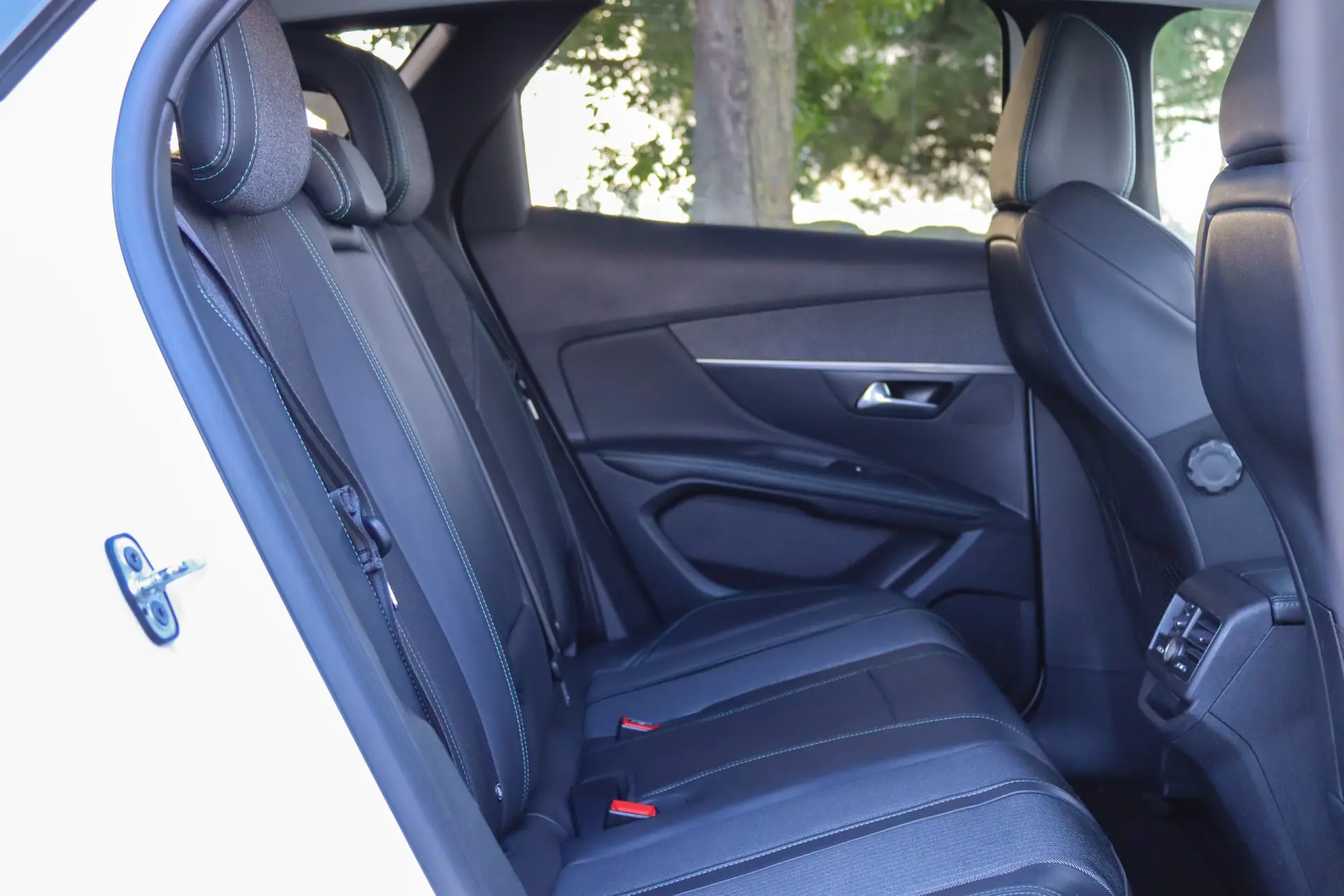 Peugeot 3008 1.6 Hybrid Allure Pack e-EAT8 6