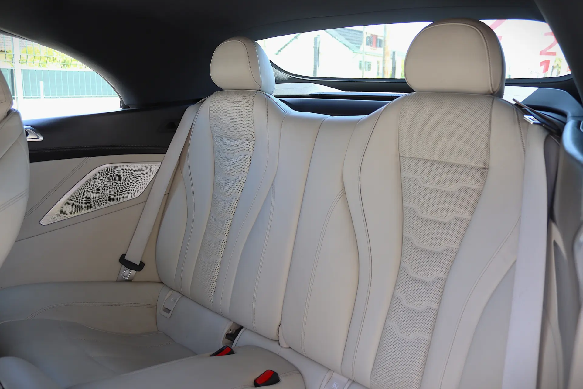 BMW M850i xDrive 34