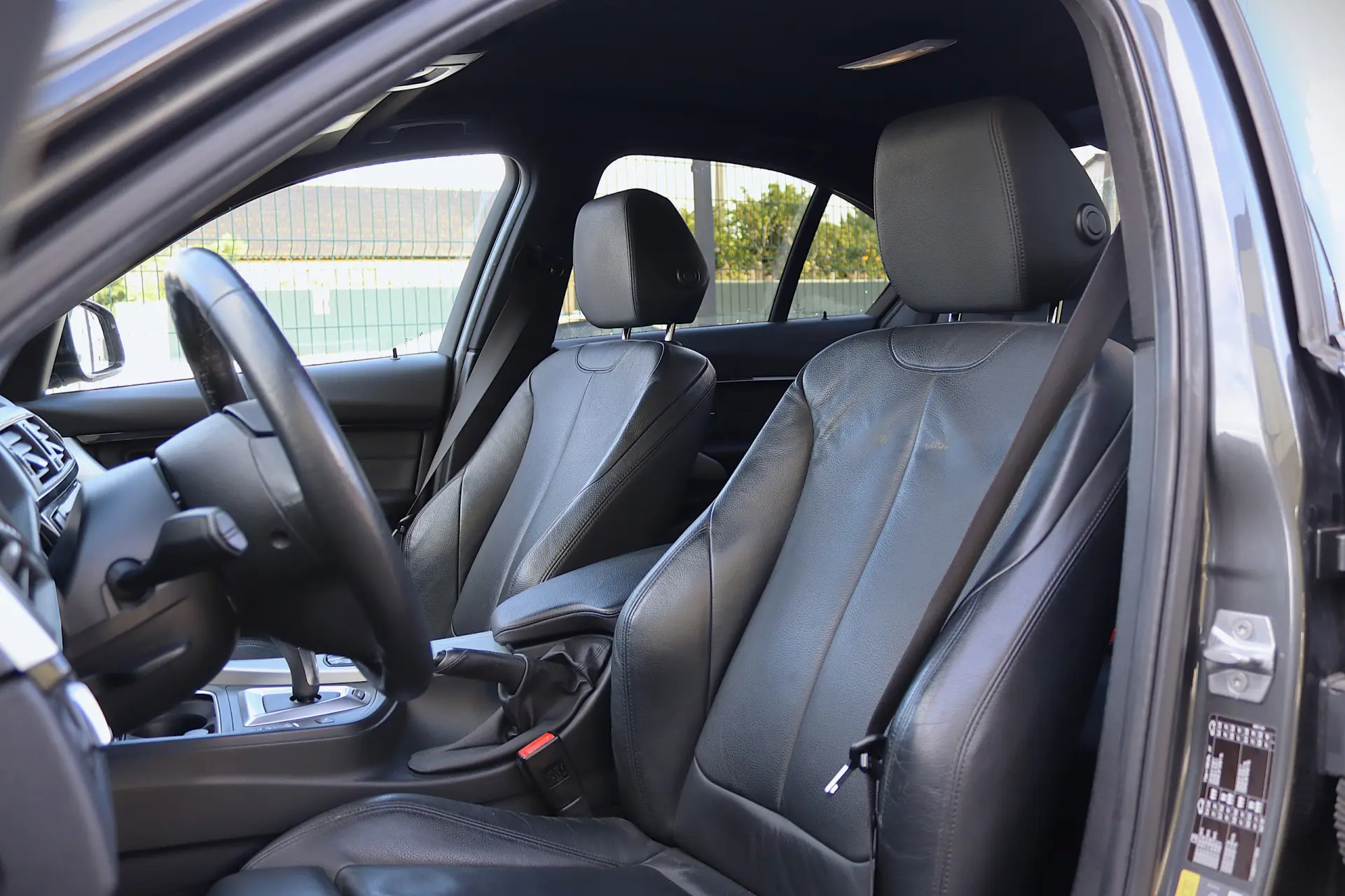 BMW 330 e iPerformance Pack M 19