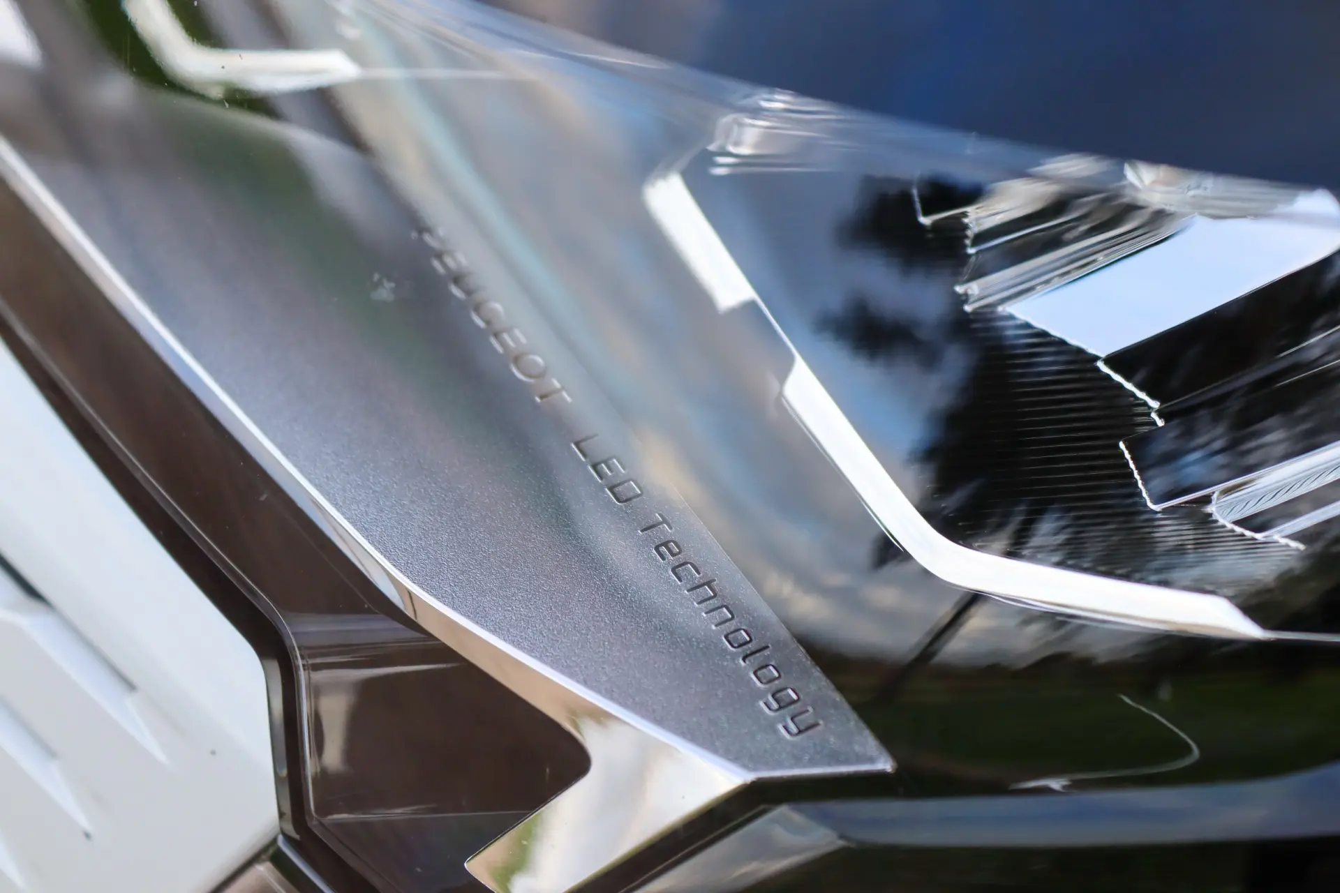 Peugeot 3008 1.6 Hybrid Allure Pack e-EAT8 28