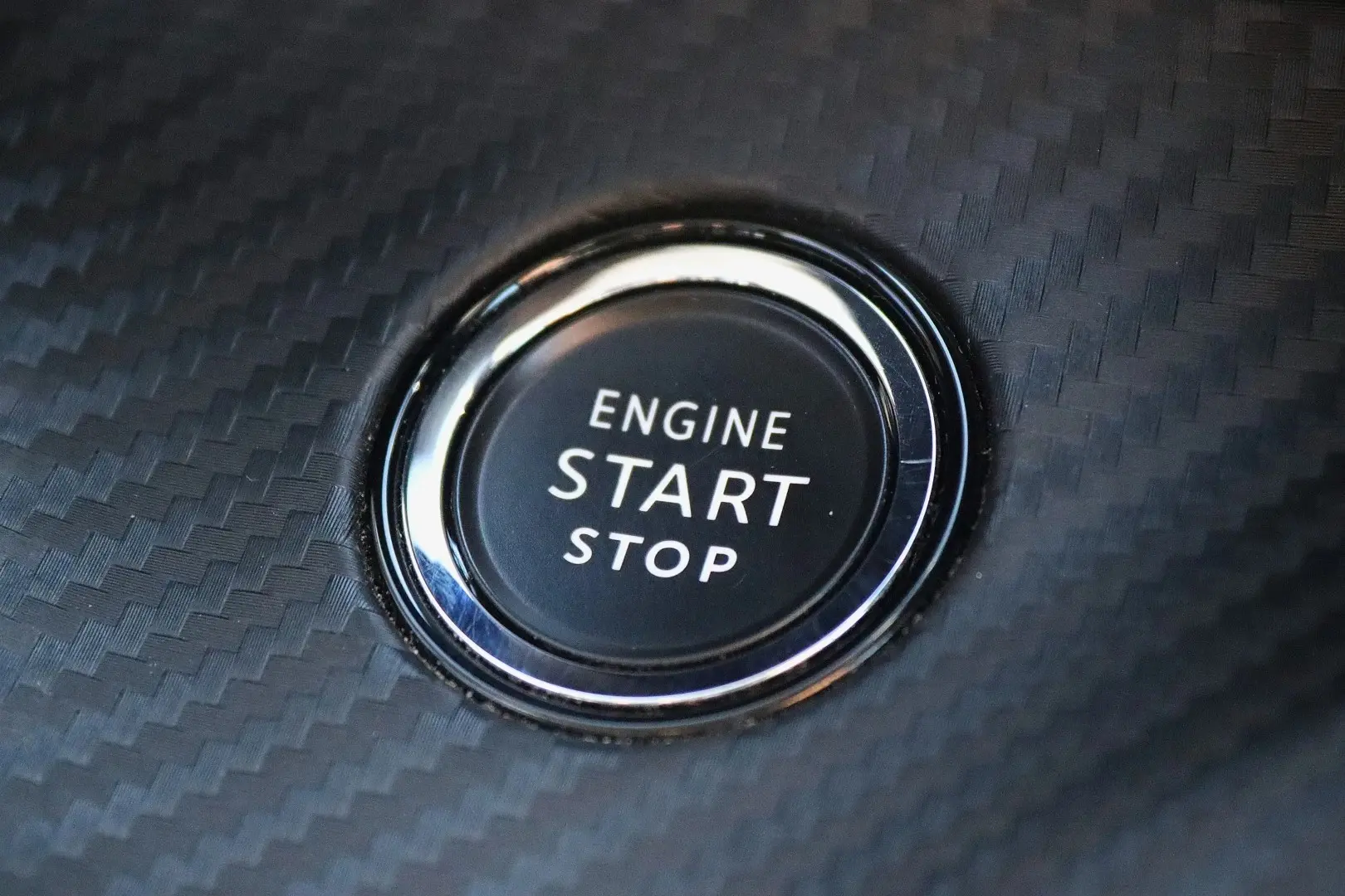 Peugeot 2008 1.5 BlueHDi Allure EAT8 18