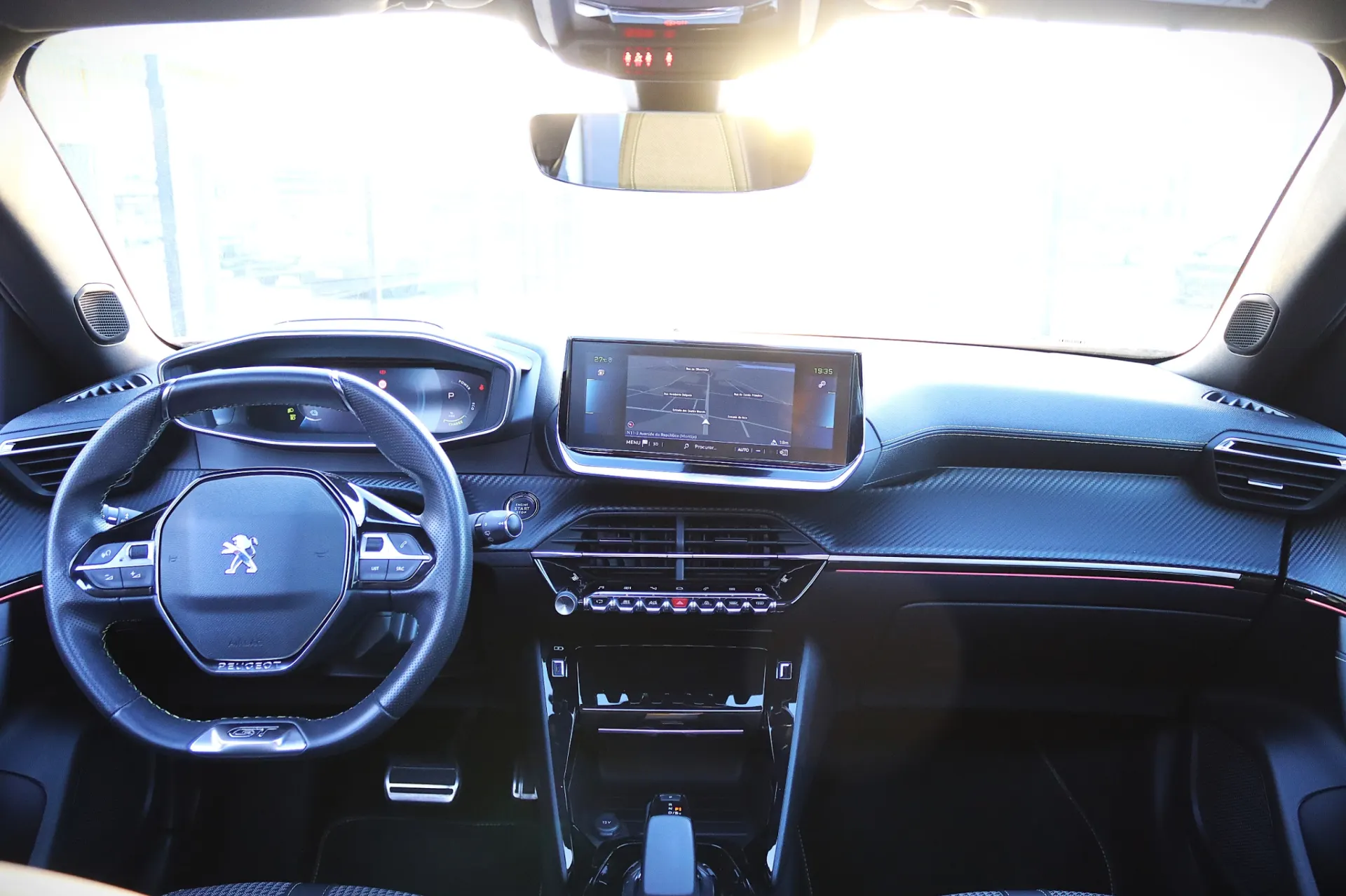 Peugeot e-2008 50 kWh GT 4