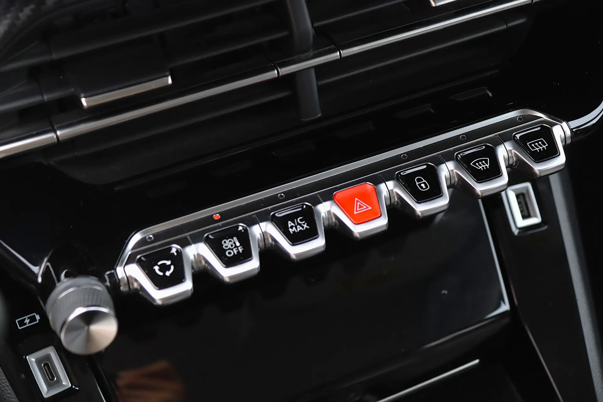 Peugeot 2008 1.2 PureTech Allure 16