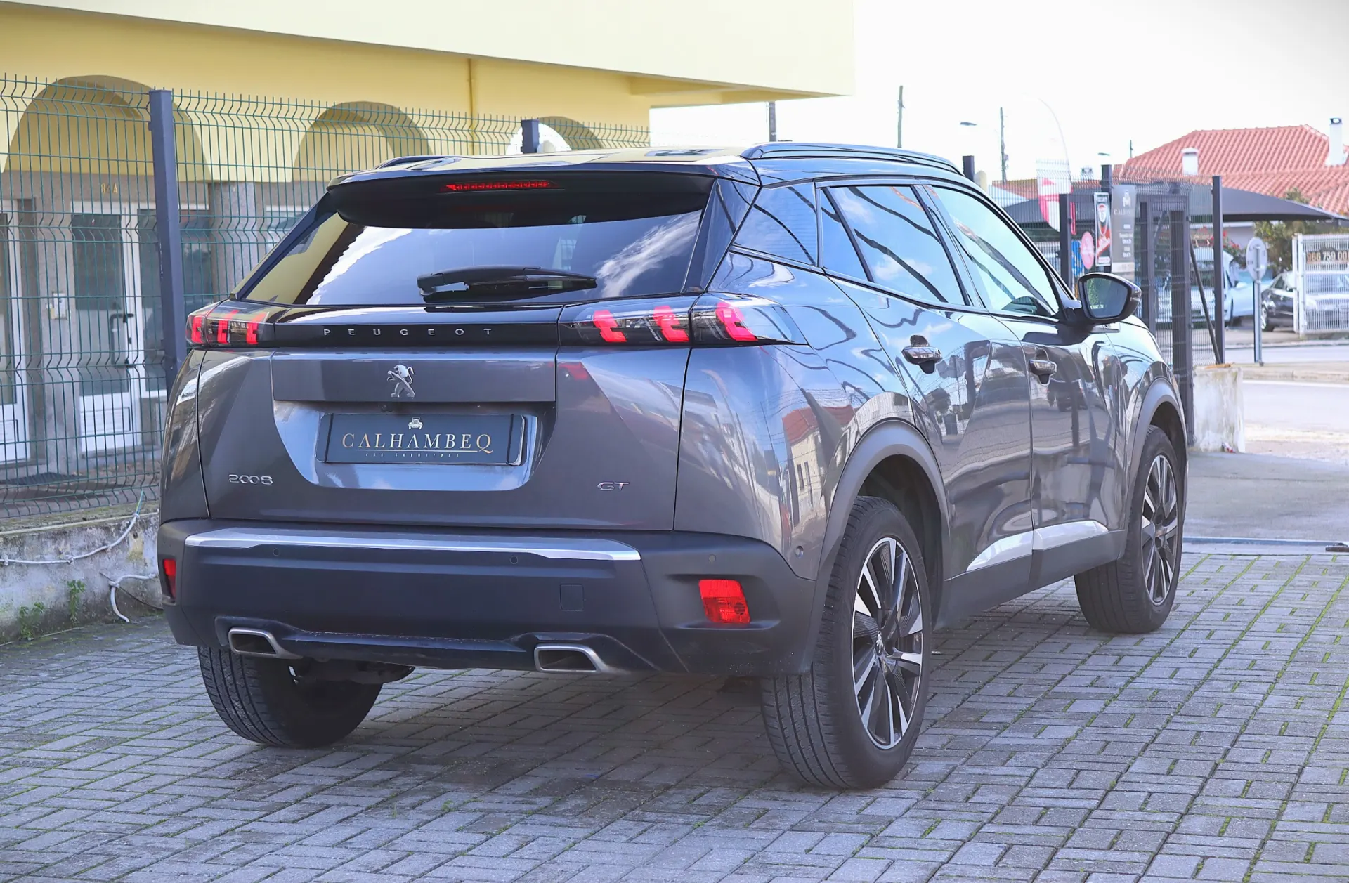 Peugeot 2008 1.2 PureTech GT EAT8 3