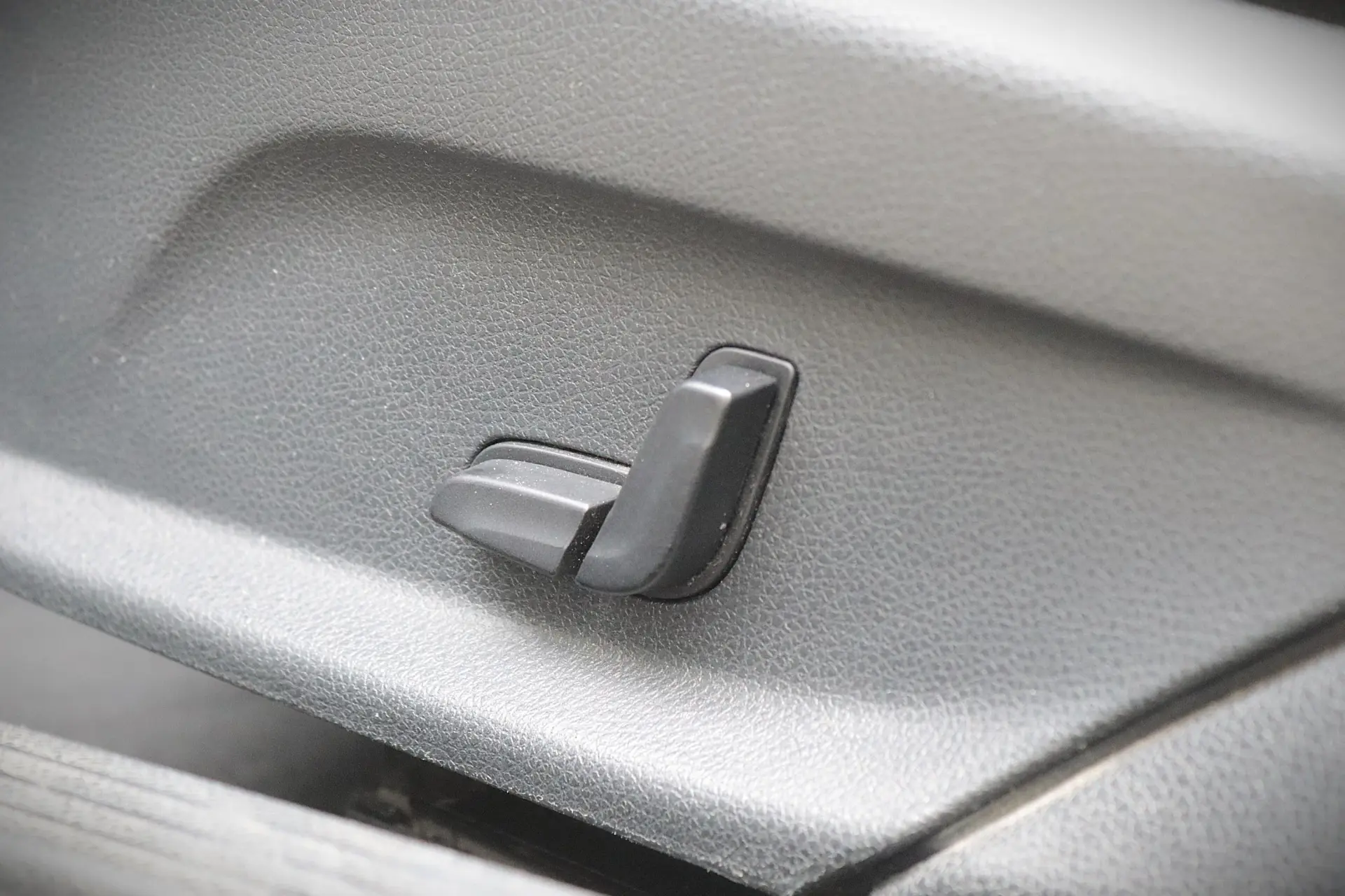 Mercedes-Benz C 350 e 27