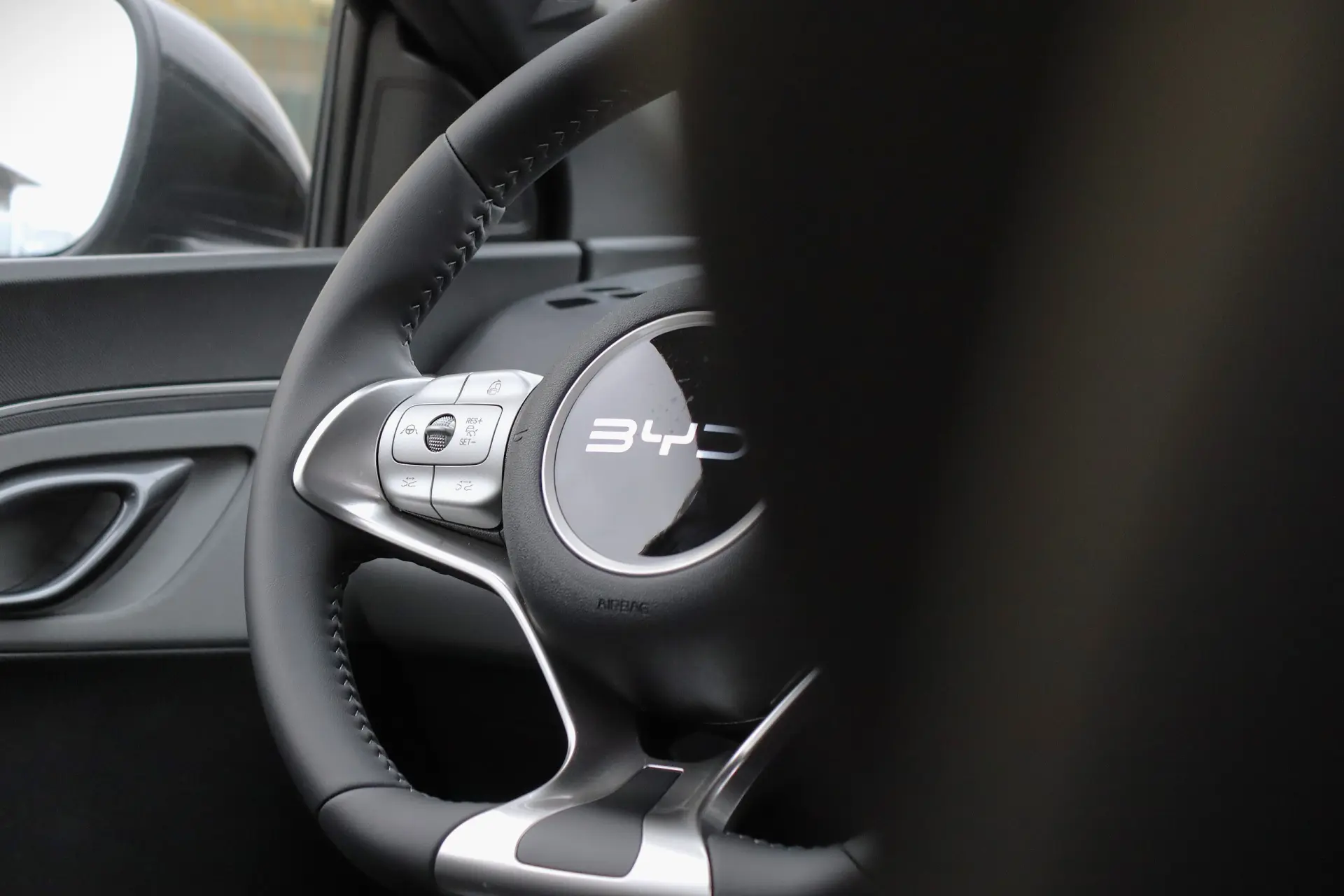 BYD Dolphin Surf 43.2 kWh Boost 8