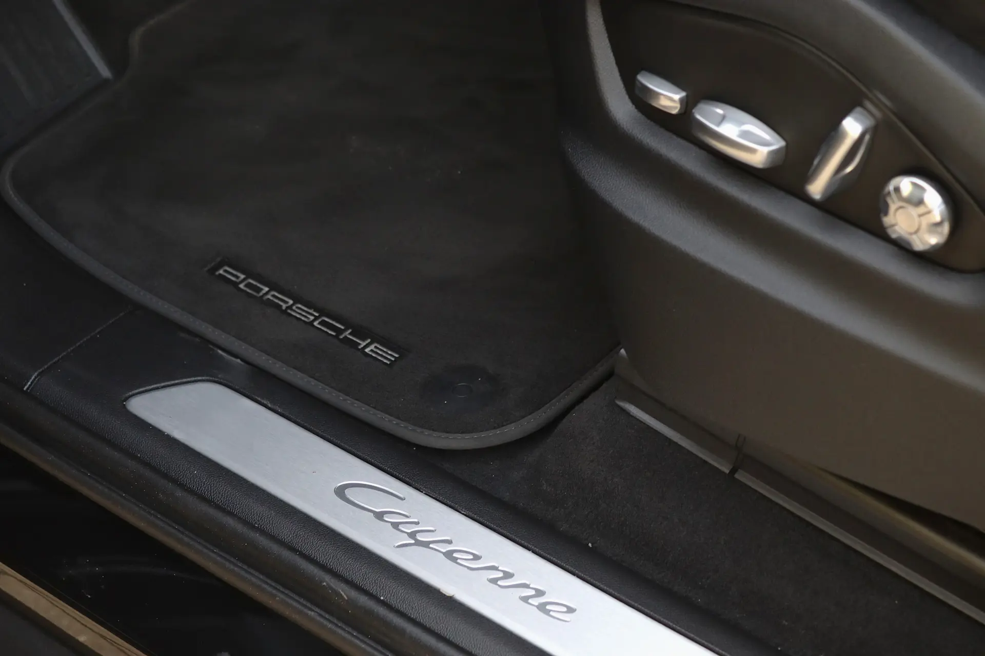 Porsche Cayenne E-Hybrid 7