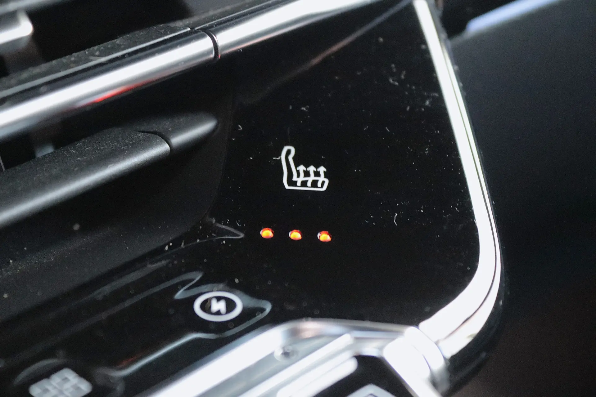 Peugeot e-2008 50 kWh GT 29