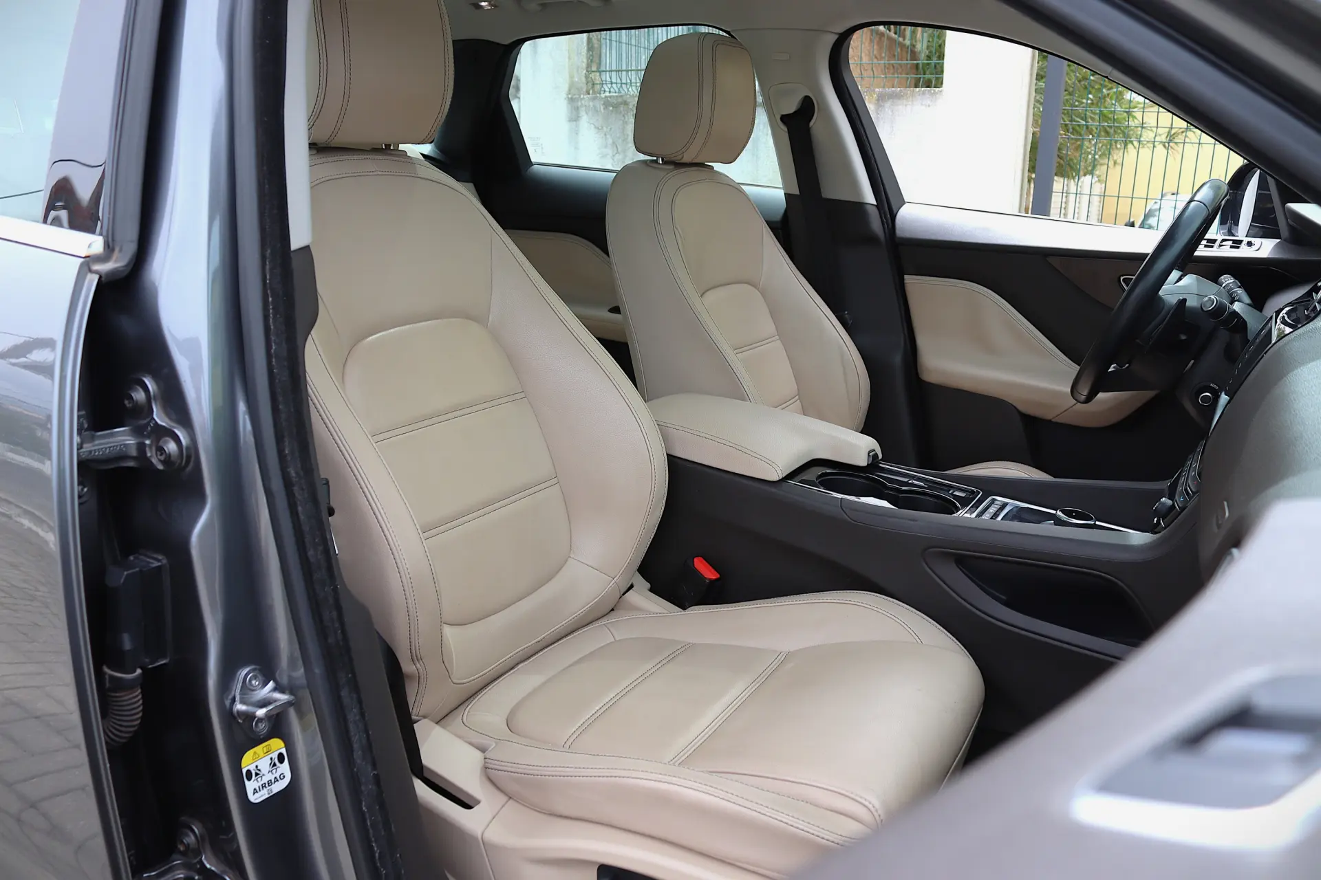 Jaguar F-Pace 20d Aut. Prestige 27