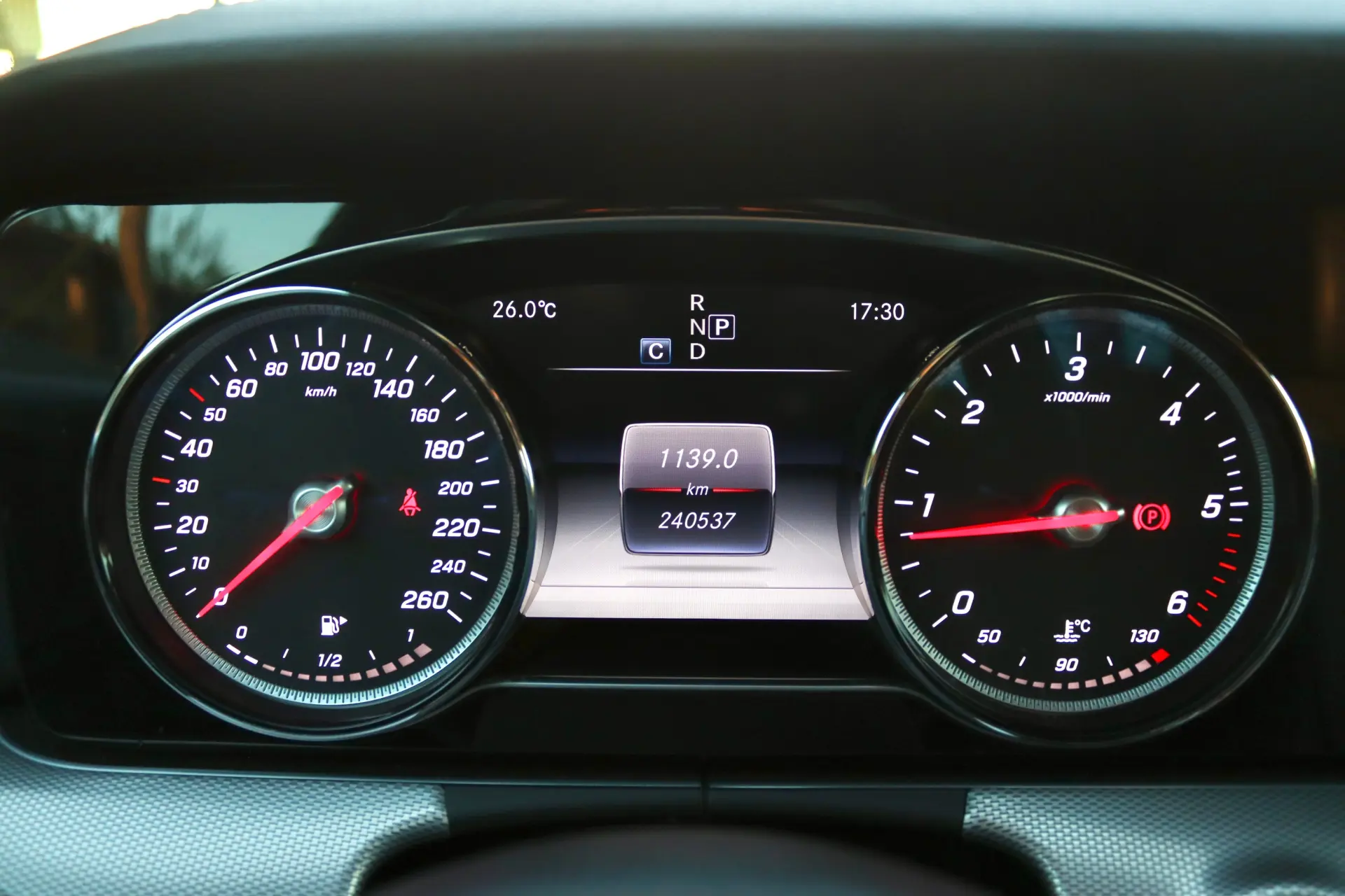Mercedes-Benz E 220 d AMG Line 17