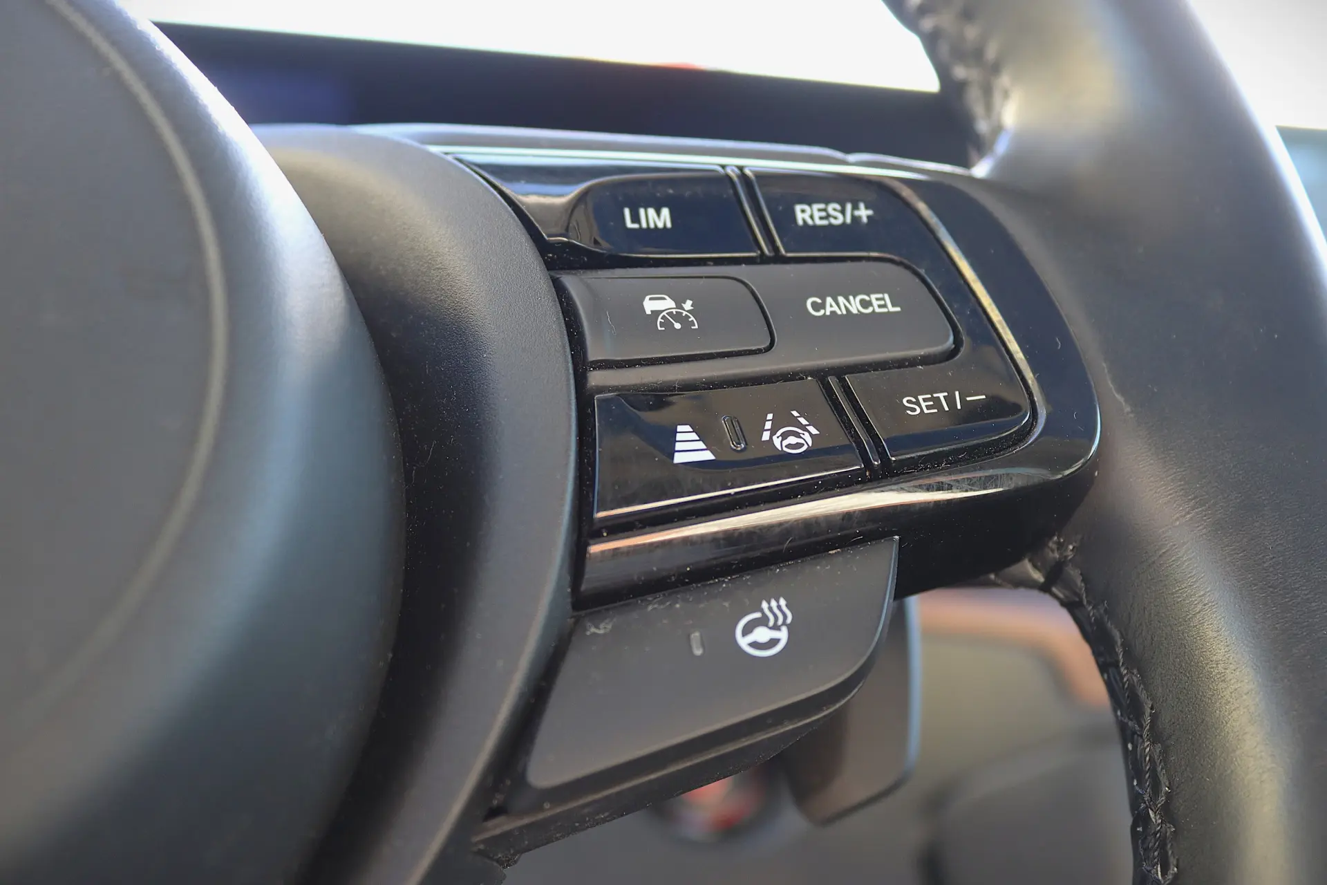 Honda e Advance (17") 18