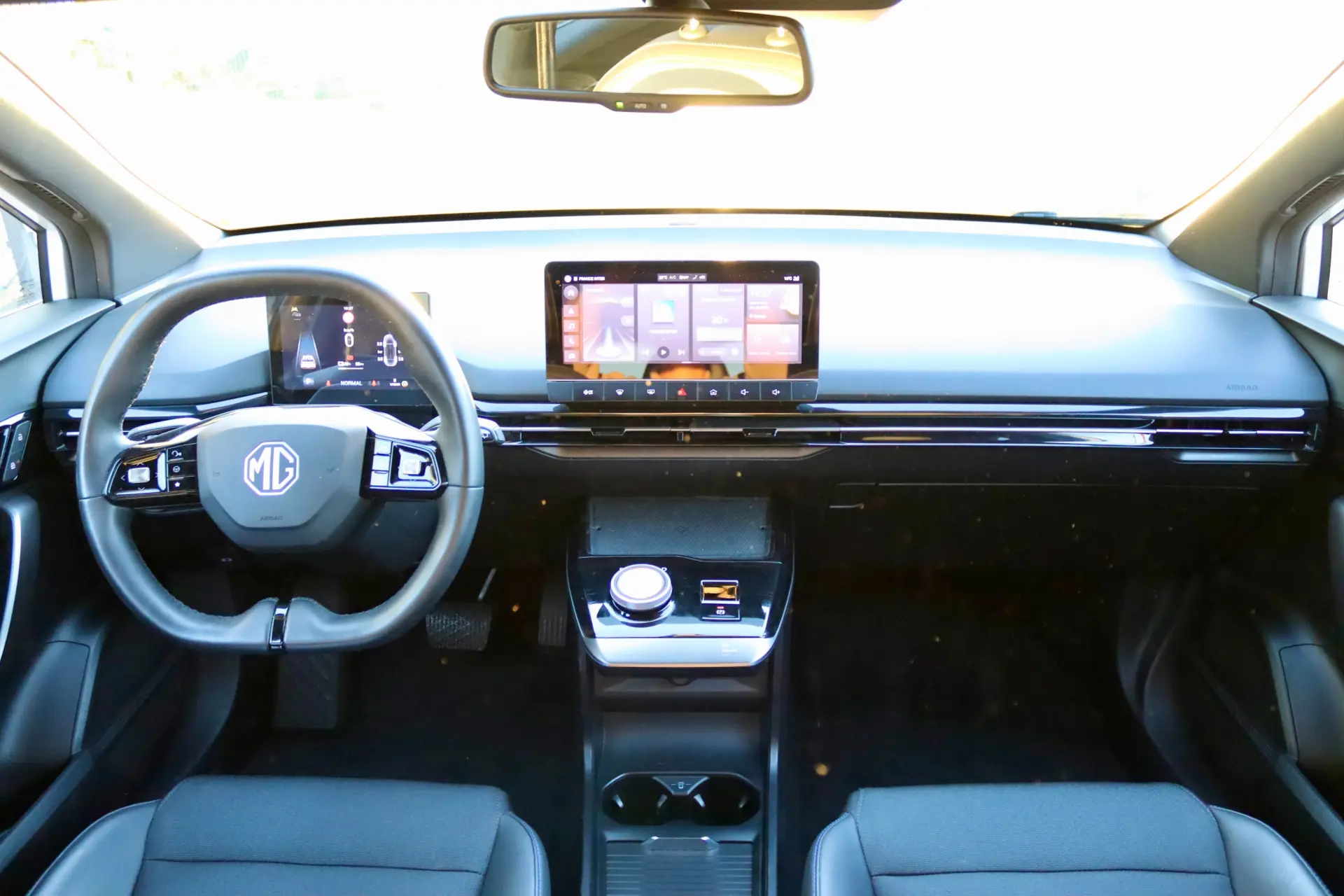MG MG4 64 kWh Luxury 4