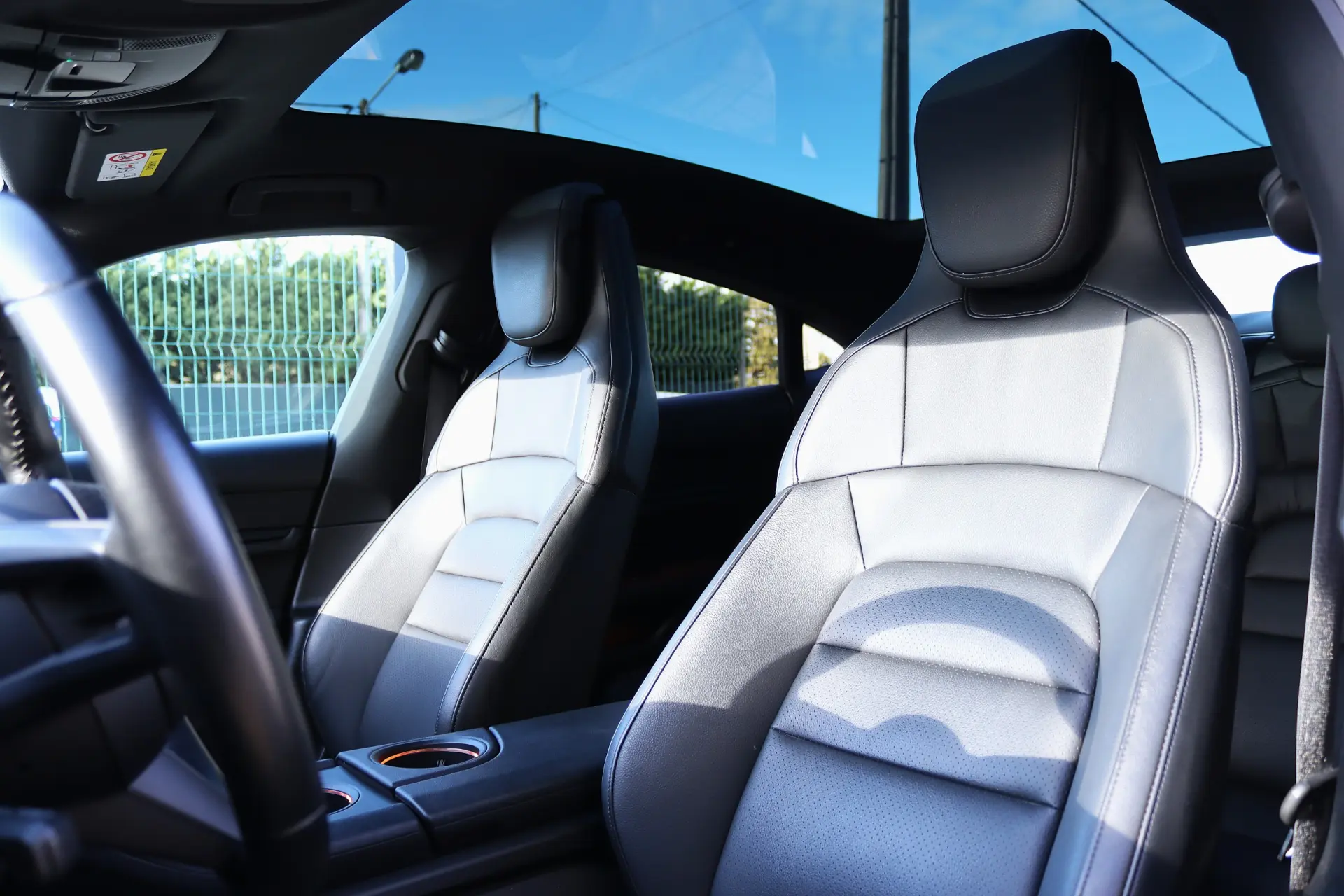 Porsche Taycan 4S 27